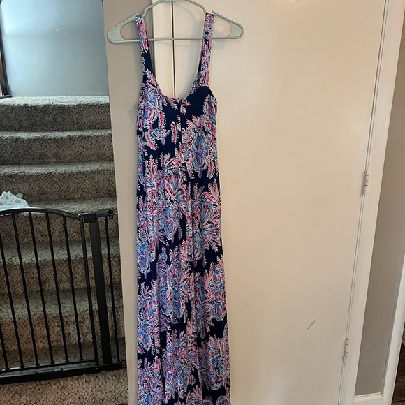 Up for sale, is a beautiful Lily Pulitzer Maxi dress, in size 6. - Picture 2 of 3